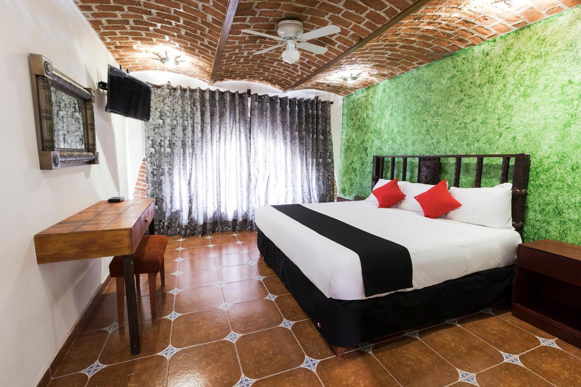 Hacienda Tonalmain 2*